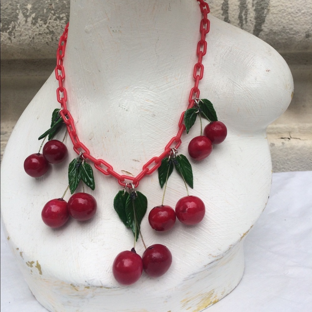 Vtg Retro Style dangling Lucious Cherry Necklace